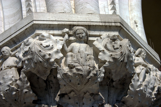 Capital on the Palazzo Ducale—stonecutter